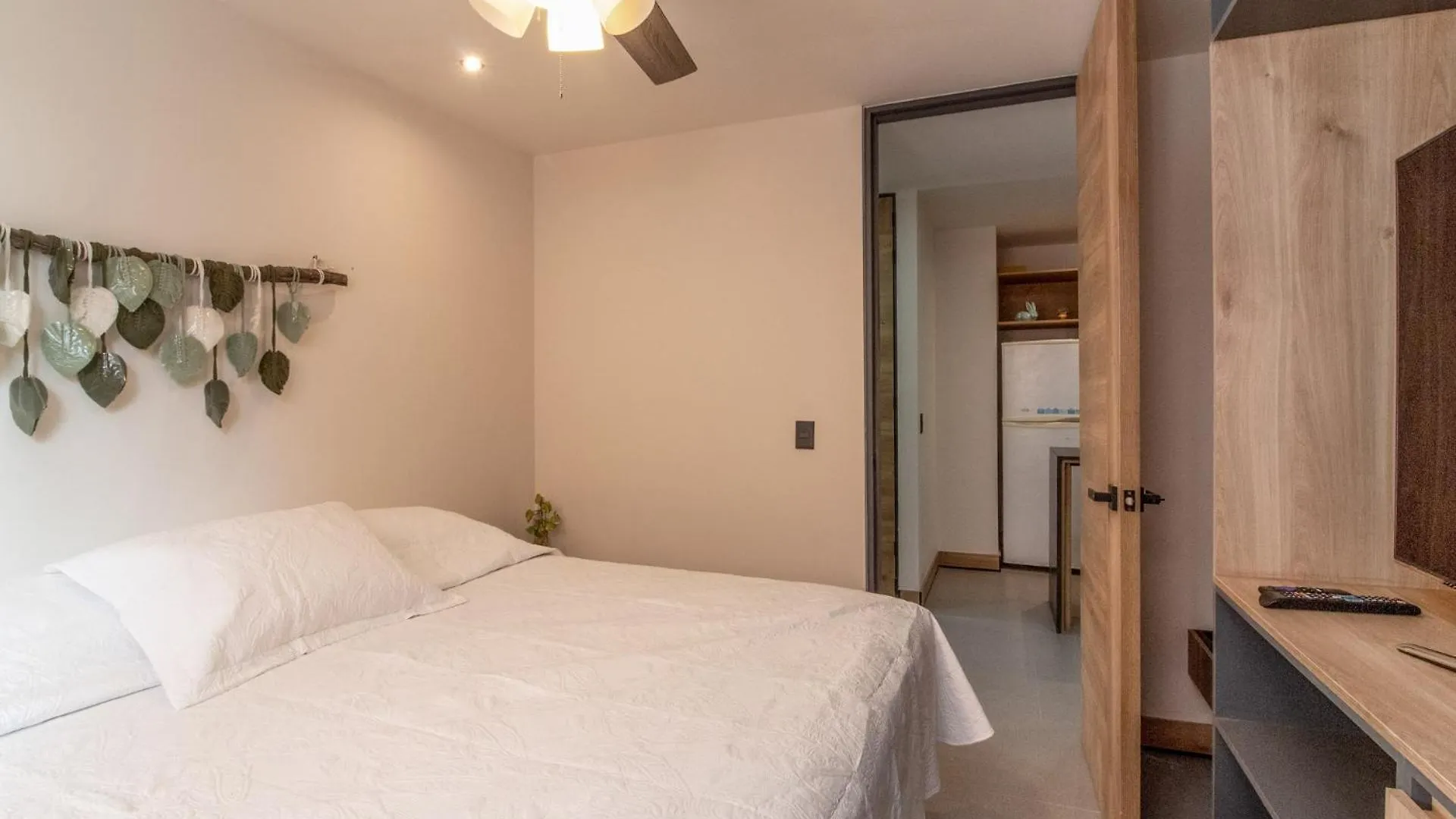 2 Recamaras En Piso 9, Vistas Col, Americana Guadalajara