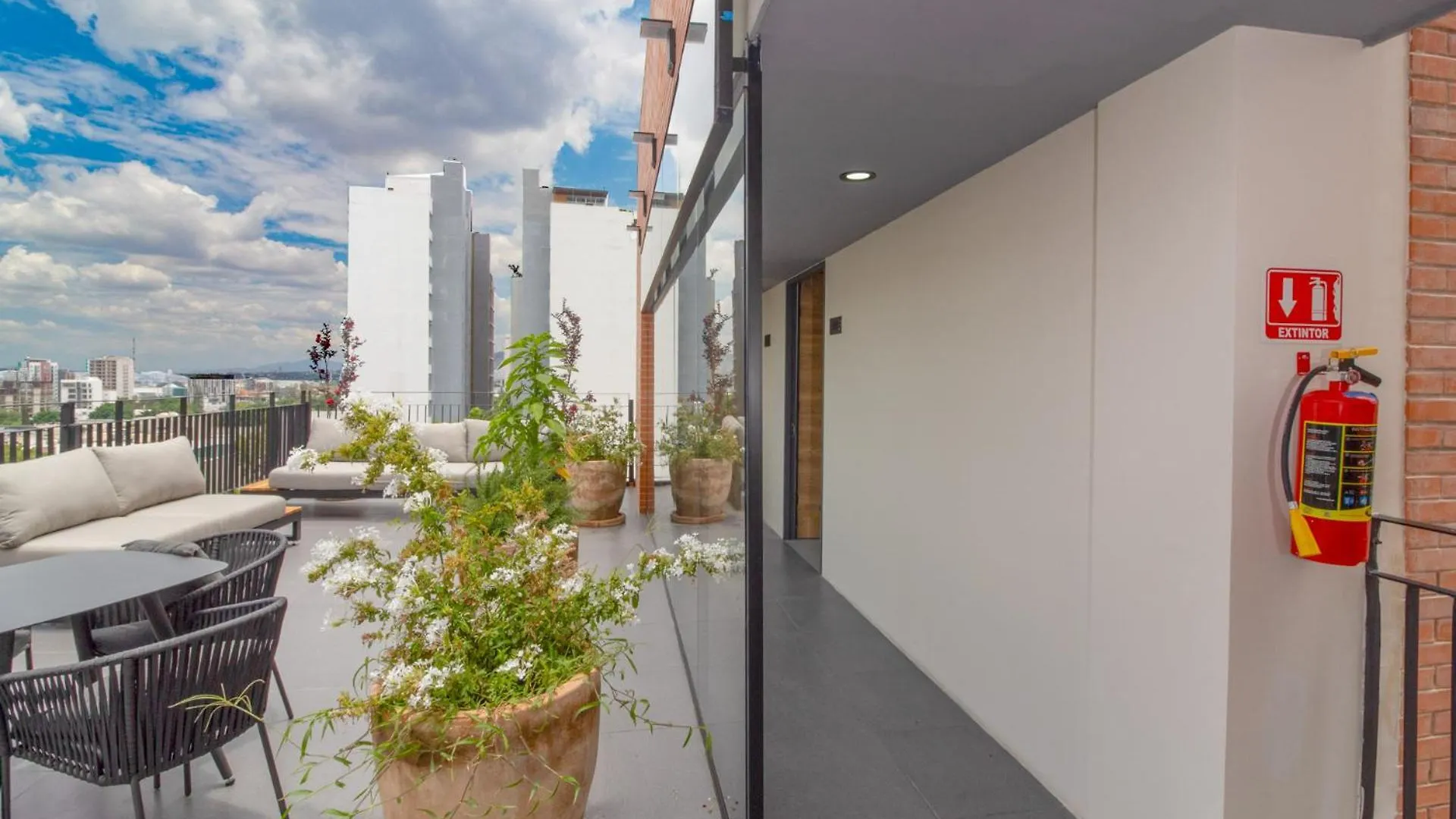 2 Recamaras En Piso 9, Vistas Col, Americana Guadalajara